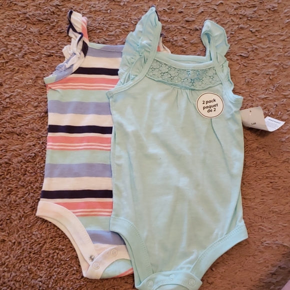 Lot of 11 brand new baby girl onesies - Picture 4 of 4